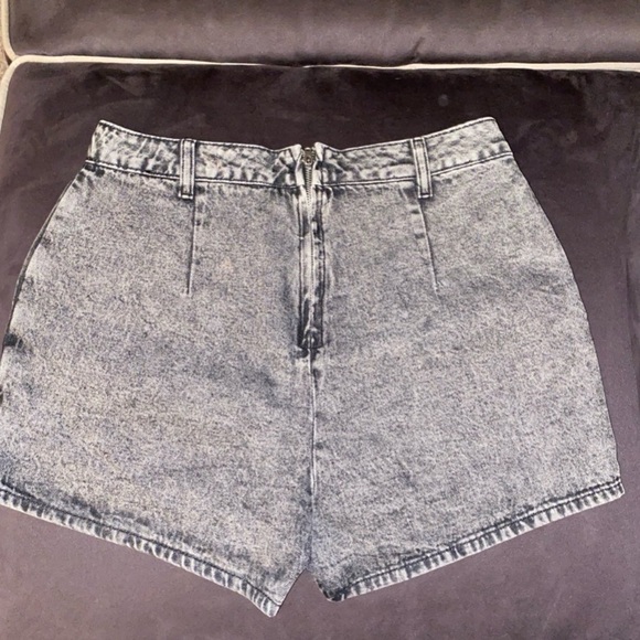 NWOT- Blue Blush- Black Acid wash Denim Skort - Picture 7 of 7